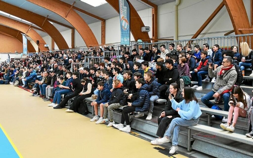 350 spectateurs sont venus soutenir, dimanche, les séniors du club Ergué Quimper Handball.